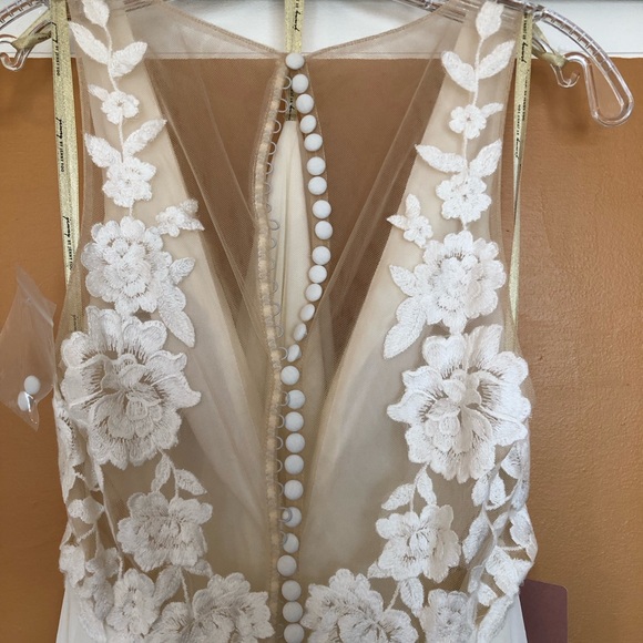 Jenny by Jenny Yoo Elinor Deep V-Neck Lace & Illusion Wedding Gown - Picture 10 of 10